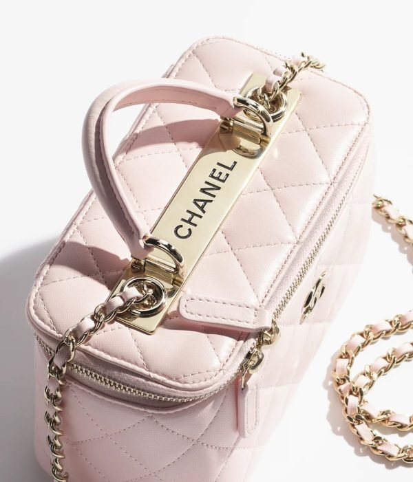 Elegant Lambskin Vanity Bag with Chain - Image 4